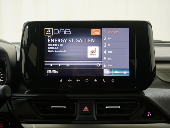 Vehicle image 15 Vehicle image 15