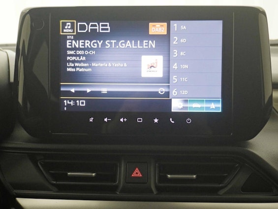 Vehicle image 14