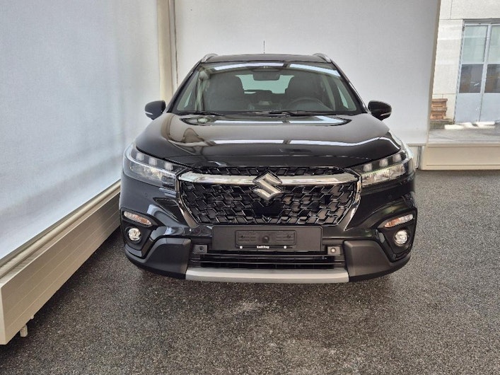 Vehicle image SUZUKI S-CROSS