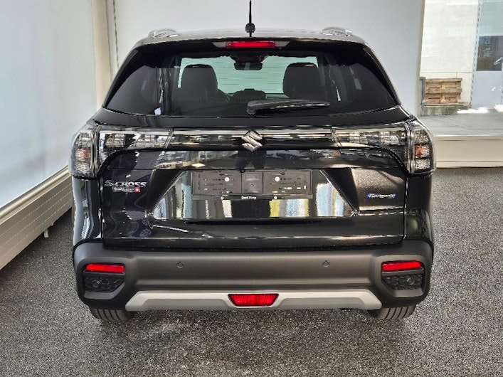 Vehicle image SUZUKI S-CROSS