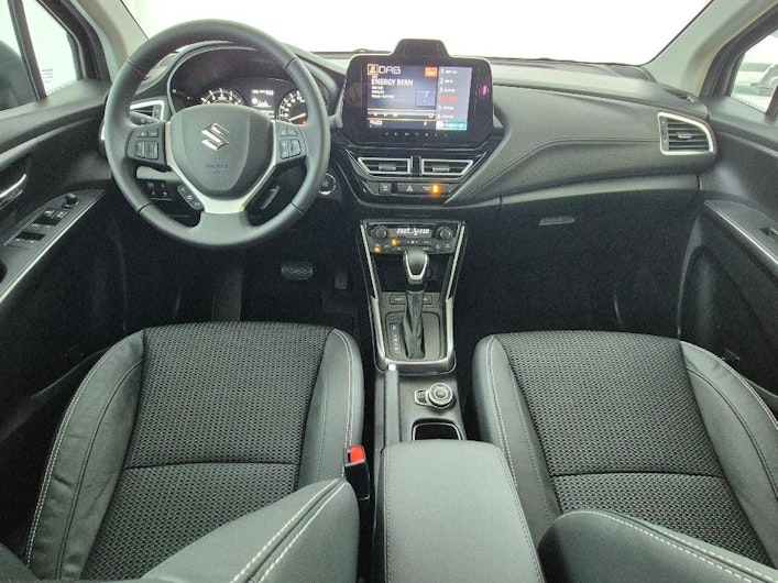Vehicle image SUZUKI S-CROSS
