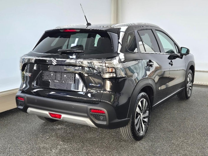 Vehicle image SUZUKI S-CROSS