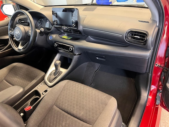 Vehicle image 13