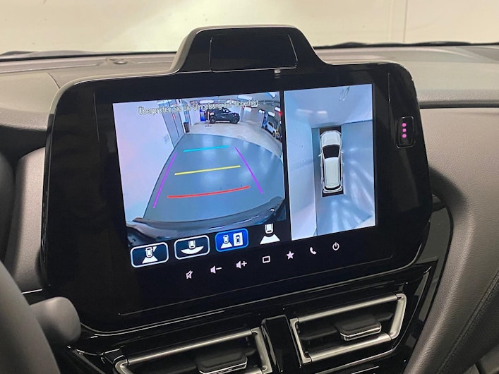 Vehicle image SUZUKI S-CROSS