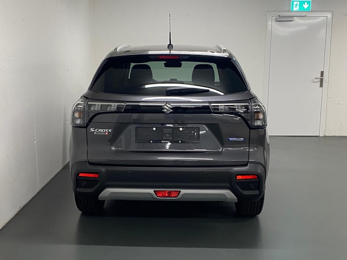 Vehicle image SUZUKI S-CROSS