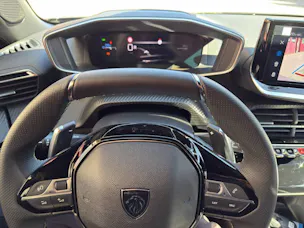 Peugeot 2008 Hybrid 145 e-DCS6 GT