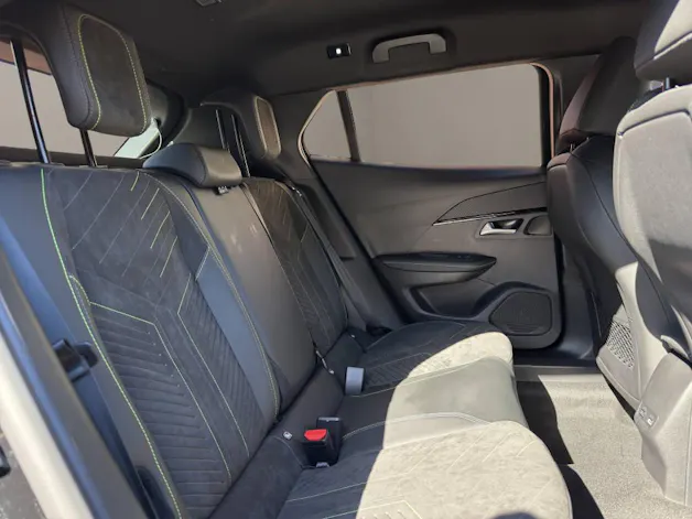 Peugeot 2008 Hybrid 145 e-DCS6 GT