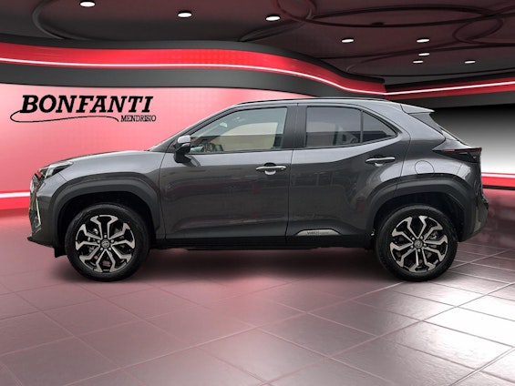 Vehicle image 3