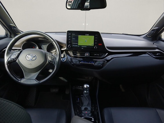 Vehicle image 12