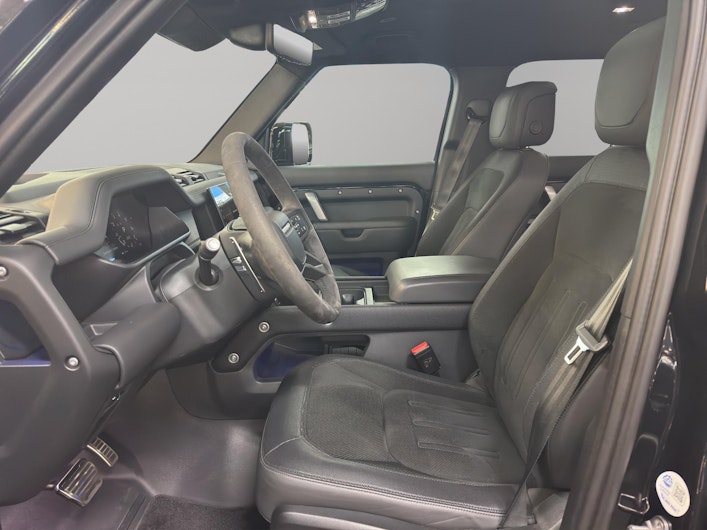 Vehicle image LAND ROVER DEFENDER