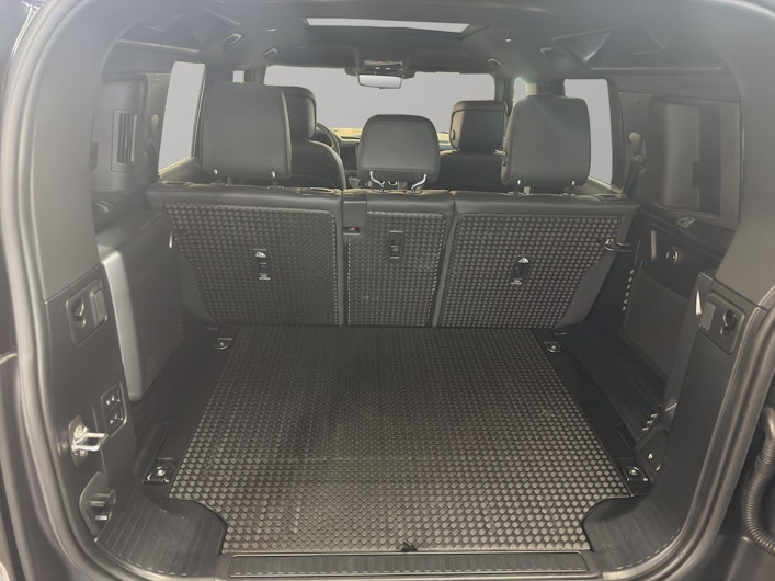 Vehicle image LAND ROVER DEFENDER