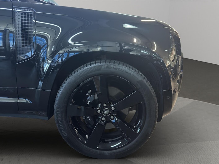 Vehicle image LAND ROVER DEFENDER