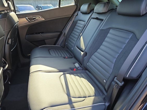 Vehicle image 9 Vehicle image 9