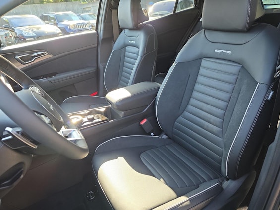 Vehicle image 8 Vehicle image 8