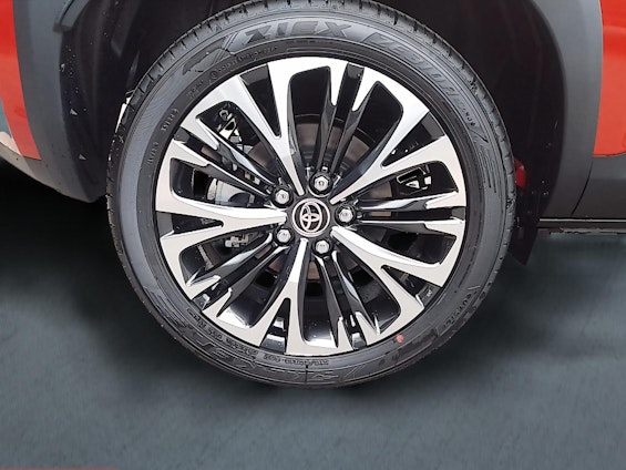 Vehicle image 10