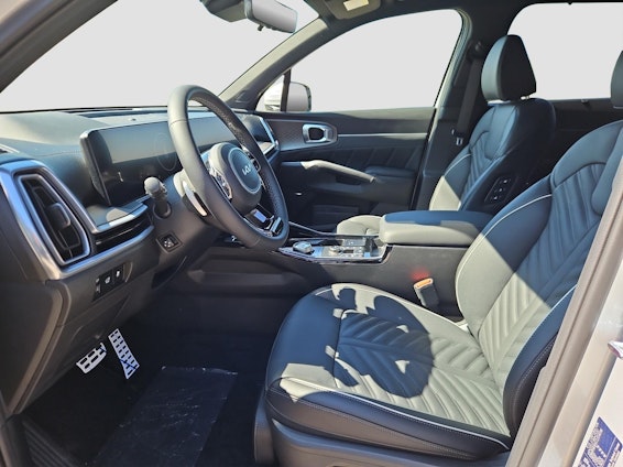 Vehicle image 4 Vehicle image 4