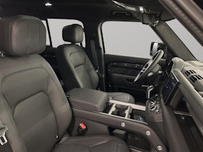 Vehicle image LAND ROVER Defender 130 3.0 D I6 300 X-Dynamic HSE