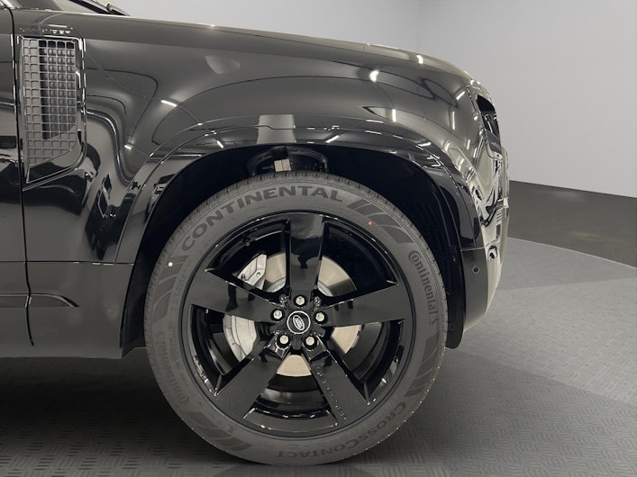 Vehicle image LAND ROVER DEFENDER