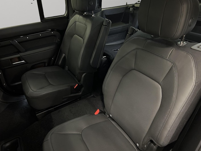 Vehicle image LAND ROVER DEFENDER