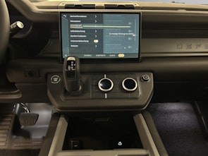 Vehicle image LAND ROVER Defender 130 3.0 D I6 300 X-Dynamic HSE