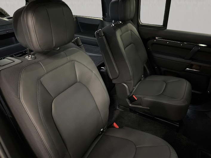 Vehicle image LAND ROVER DEFENDER