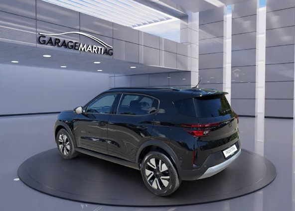 Vehicle image 3 Vehicle image 3