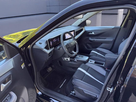 Vehicle image 5 Vehicle image 5