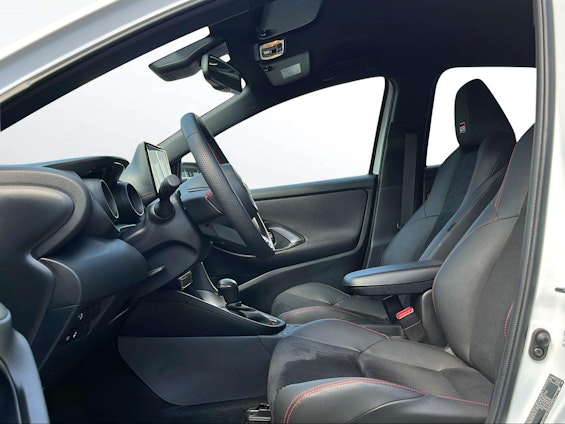 Vehicle image 8 Vehicle image 8