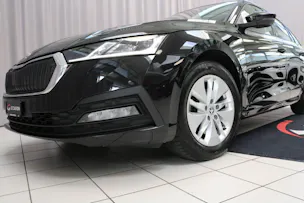 Škoda Octavia Combi 2.0 TDI Ambition DSG 4x4