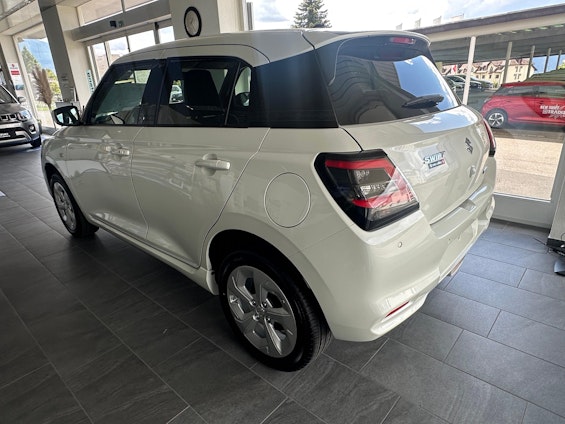 Vehicle image 3 Vehicle image 3