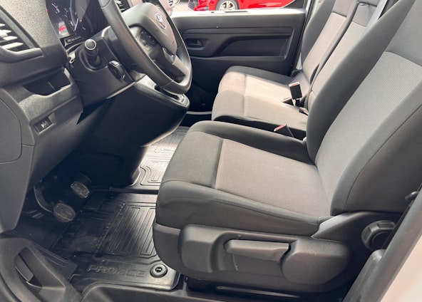 Vehicle image 8 Vehicle image 8