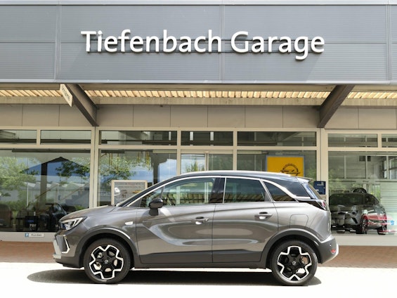 First vehicle image