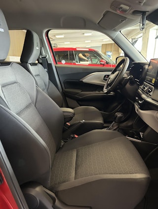 Vehicle image 14