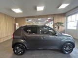 First vehicle image