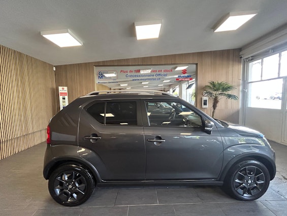 First vehicle image