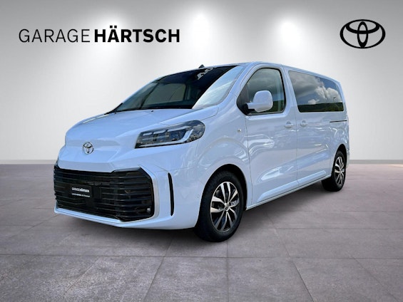 First vehicle image