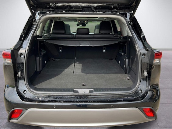 Vehicle image 5 Vehicle image 5