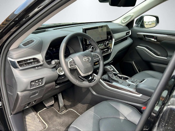 Vehicle image 13 Vehicle image 13