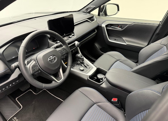 Vehicle image 4 Vehicle image 4