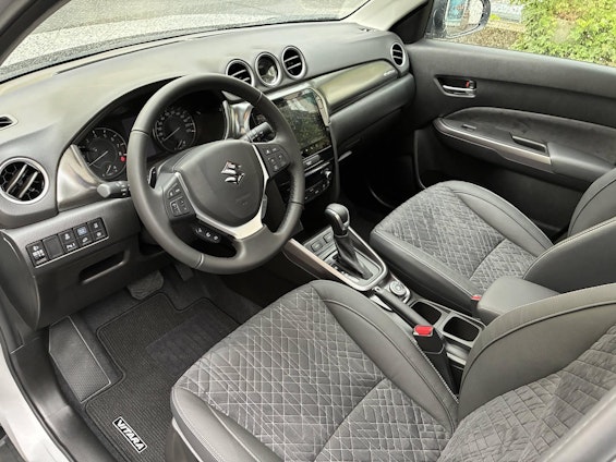 Vehicle image 6 Vehicle image 6