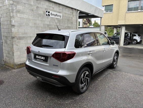 Vehicle image 3 Vehicle image 3