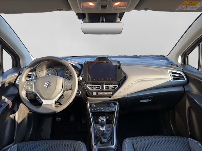 Vehicle image SUZUKI S-CROSS