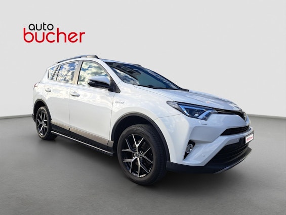 First vehicle image