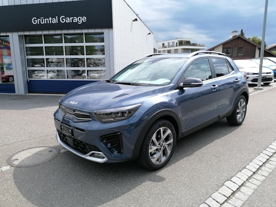 First vehicle image First vehicle image