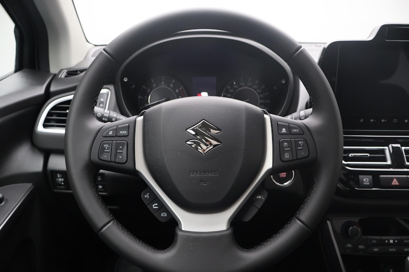 Vehicle image SUZUKI S-CROSS