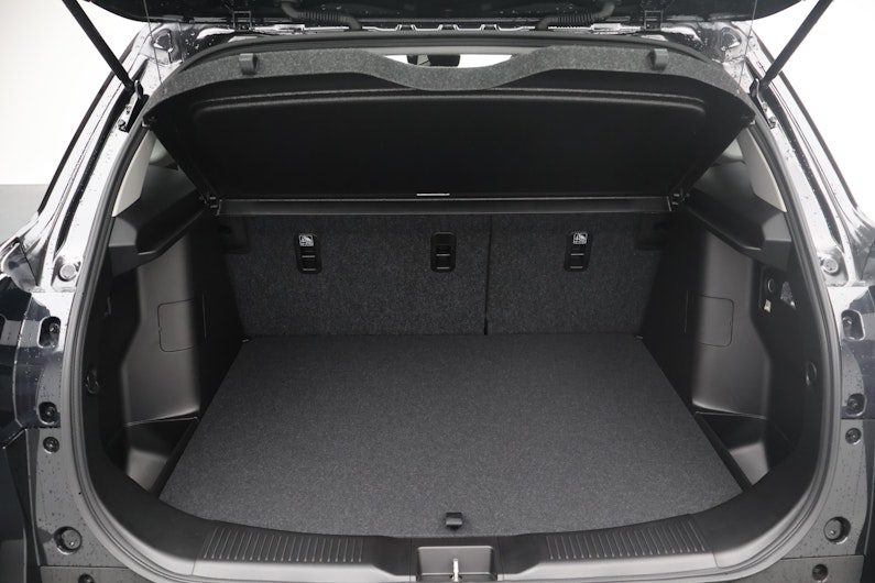 Vehicle image SUZUKI S-CROSS