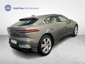 https://vehicle.imgix.net/3891374/cb12c13c-c64b-4b61-80d4-fe8b05a600a4.jpg