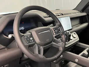 Land Rover Defender 130 3.0 D I6 300 X-Dynamic HSE