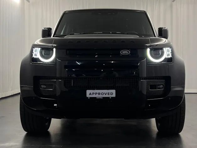 Land Rover Defender 130 3.0 D I6 300 X-Dynamic HSE
