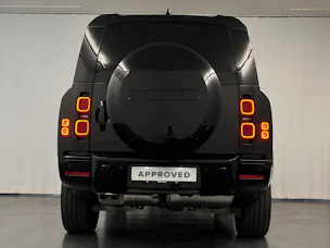 Land Rover Defender 130 3.0 D I6 300 X-Dynamic HSE